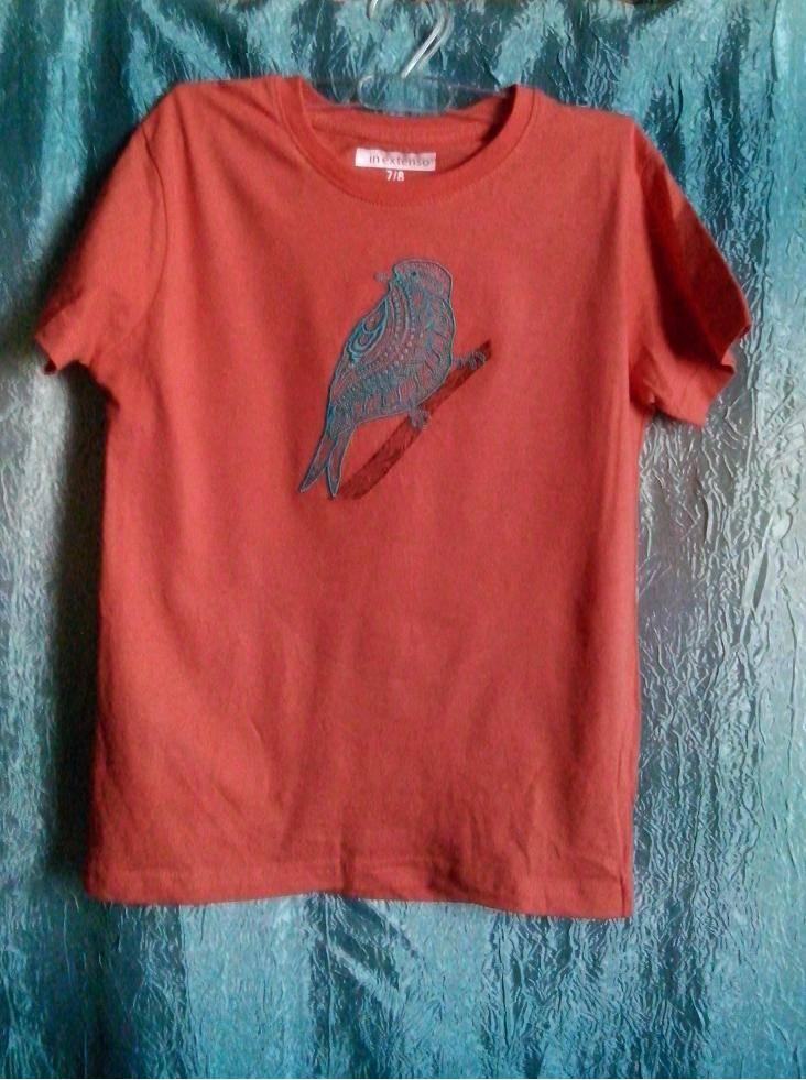T-shirt with Mosaic bird embroidery design