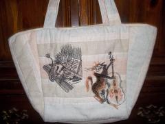 Summer Style: Top 5 Big Beach Bags with Free Cat Embroidery Designs