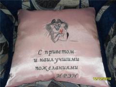 Cushion with Drinking cat free embroidery design