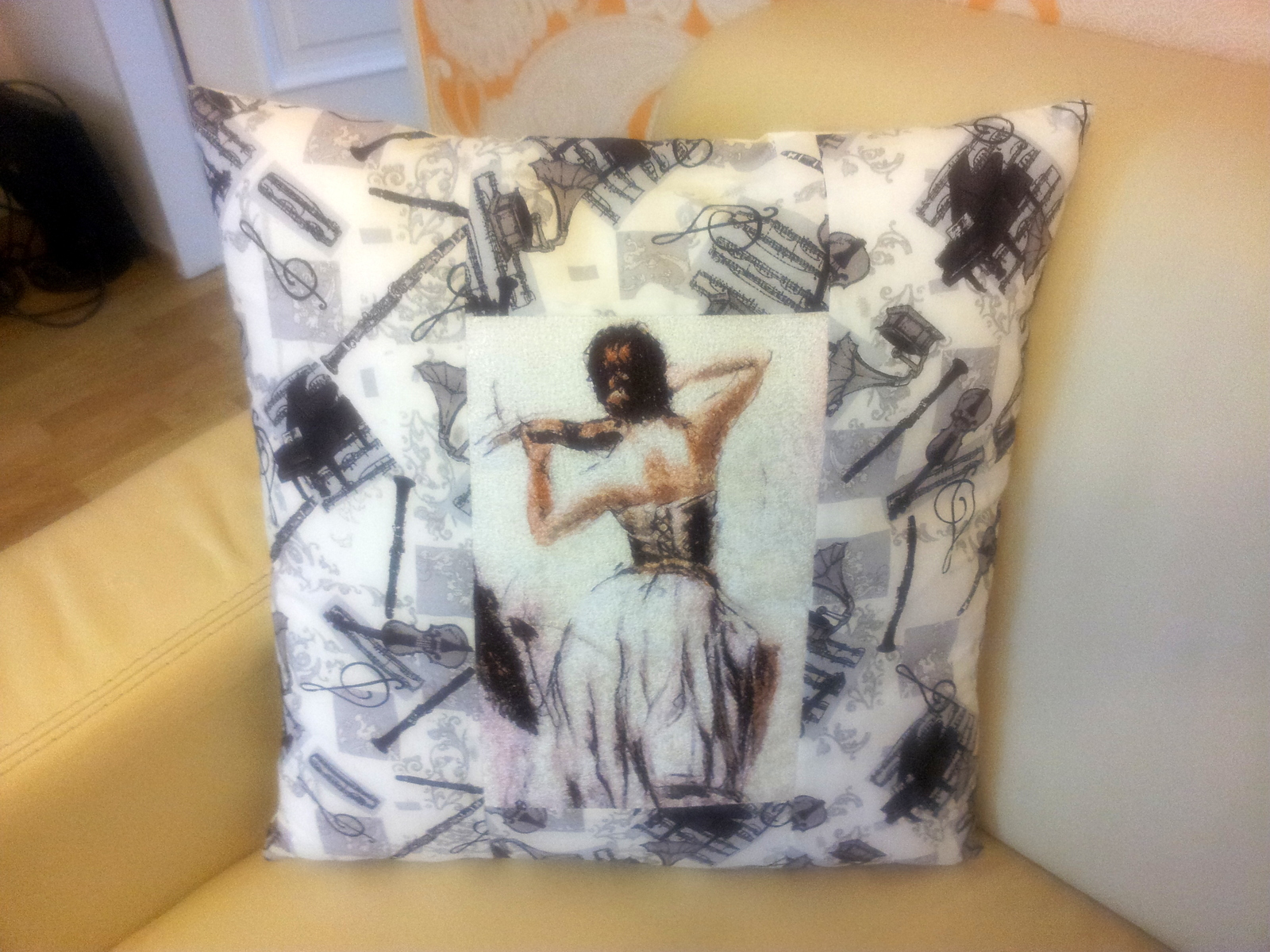 Embroidered cushion with Houslistka