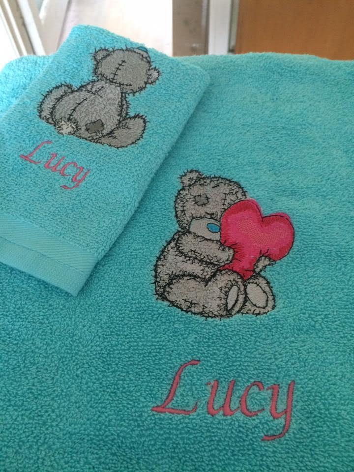 Set ot towels with embroidered Teddy Bear