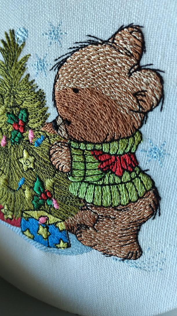 Little bear and Christmas tree embroidery design