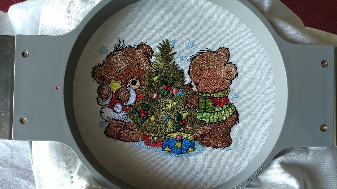 In hoop Bears and Christmas tree embroidery design