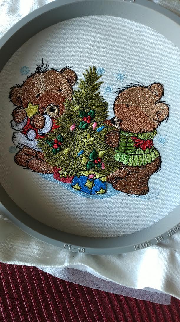 In hoop Bears waiting for Christmas embroidery design