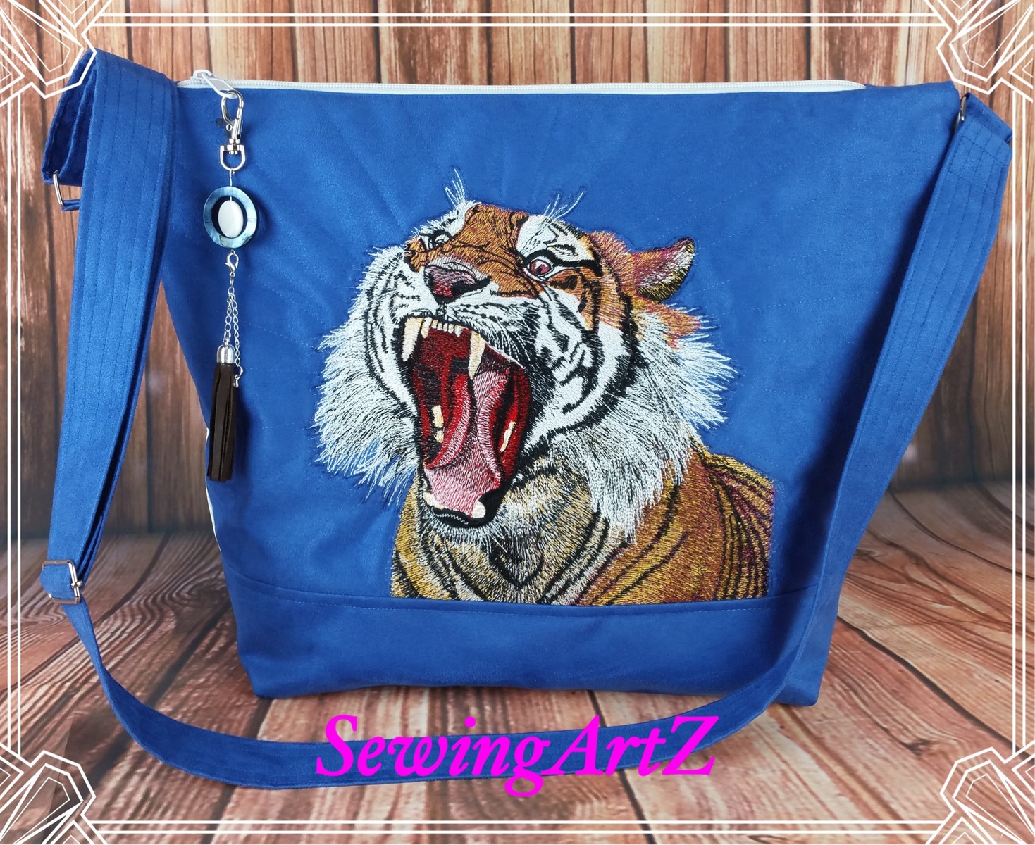 Bag with angry tiger free embroidery design