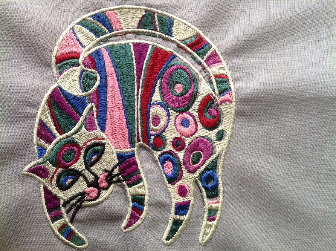 Original cat free embroidery design