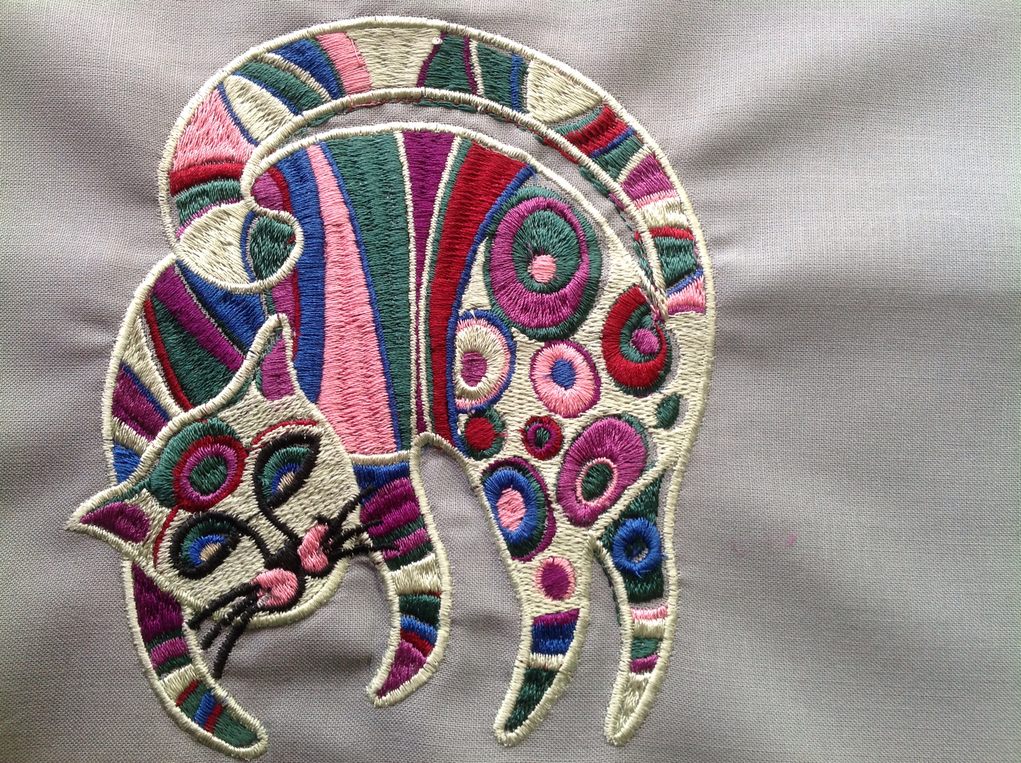 Modern cat free embroidery design 5 - Animals - Machine embroidery