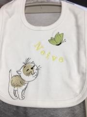 Embroidered bib with funny cat free design