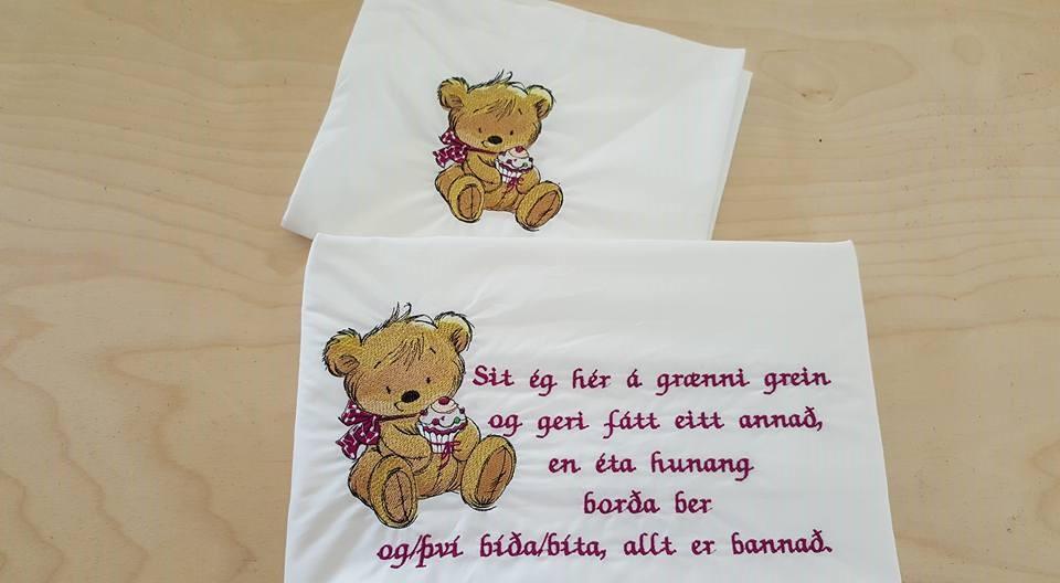 Embroidered greeting card with Teddy bear and cupcake design