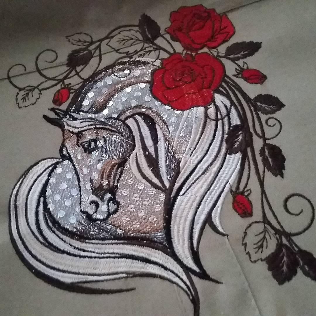 Elegant Equine Love: A Horse Heart Embroidery Design