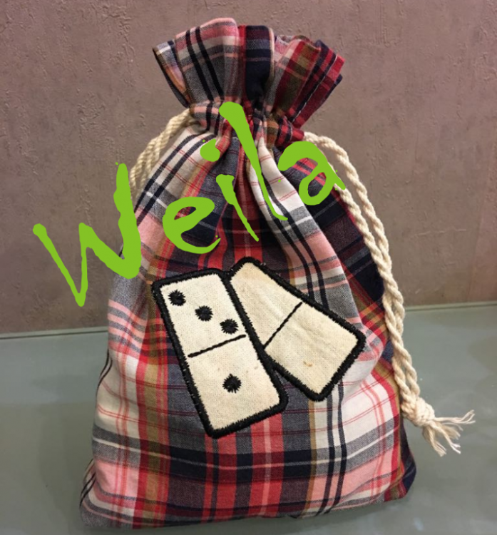 Bag with domino free embroidery design