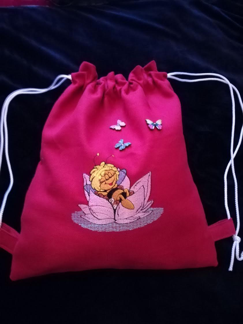 Charming Bee Embroidered Backpack: Perfect for Kids' Adventures