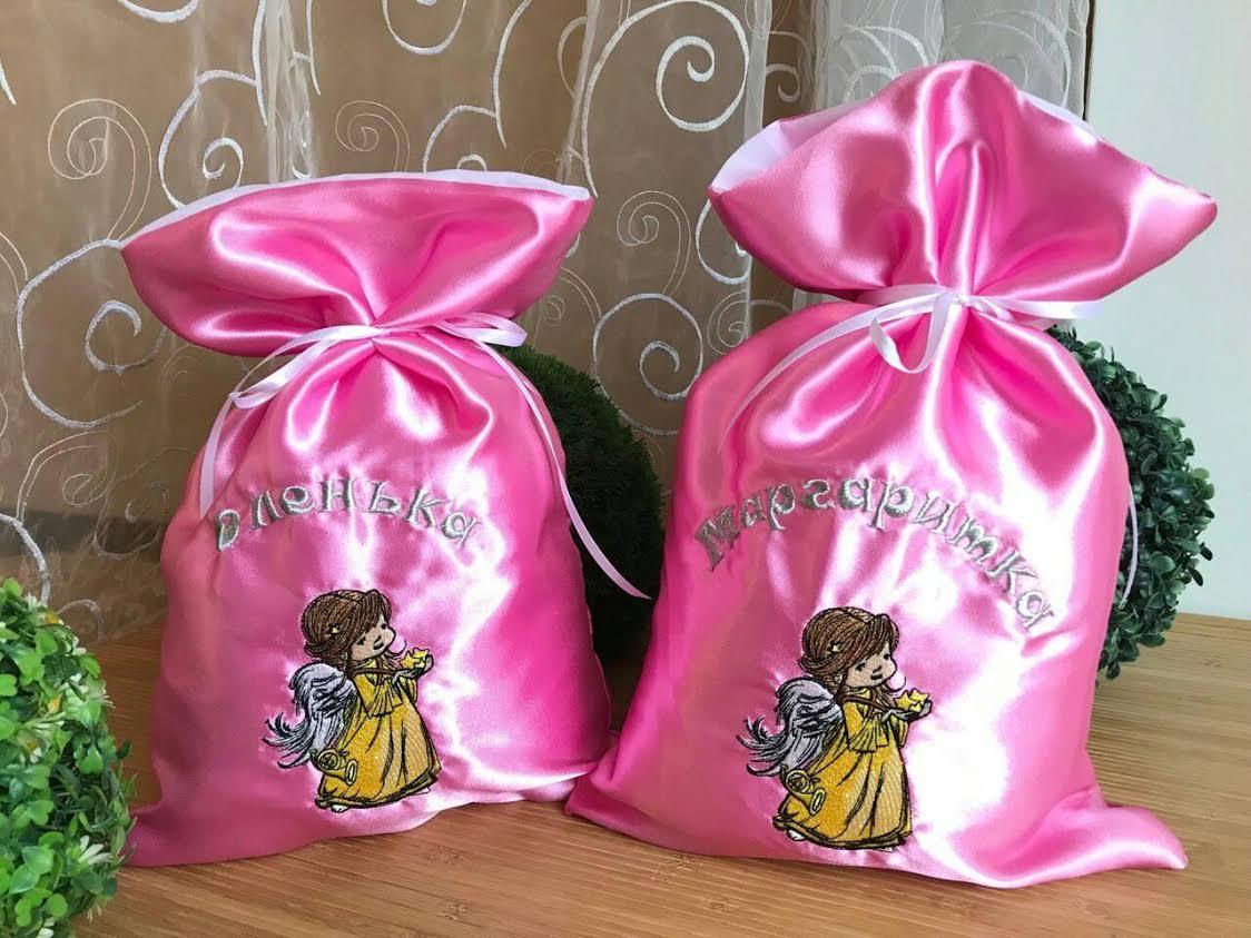 Embroidered gift bags with Star angel design