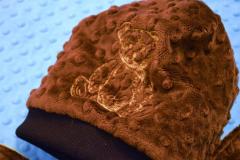 Embroidered cap with Old Teddy bear design