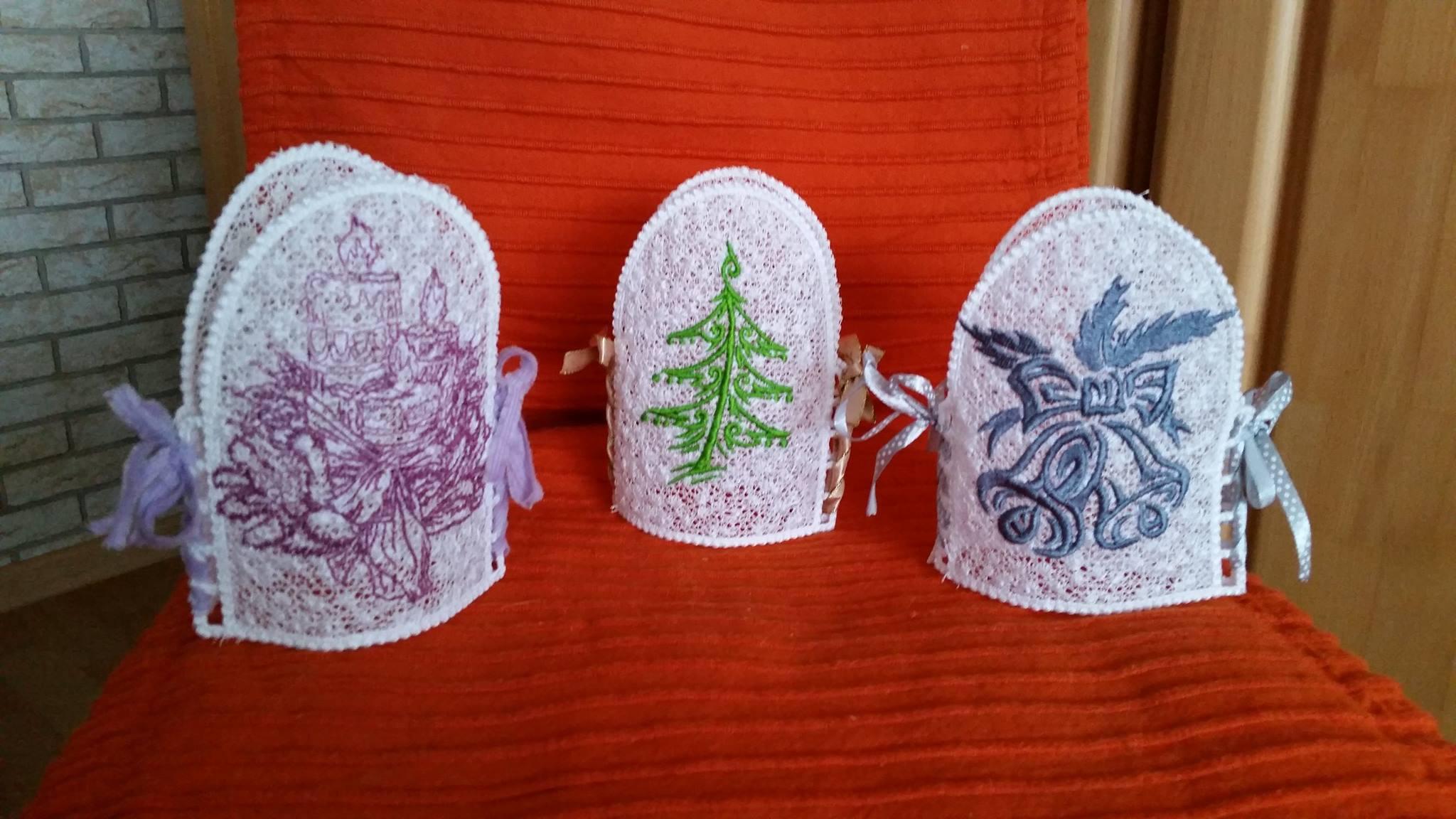 Embroidered knitted Christmas souvenirs with free designs