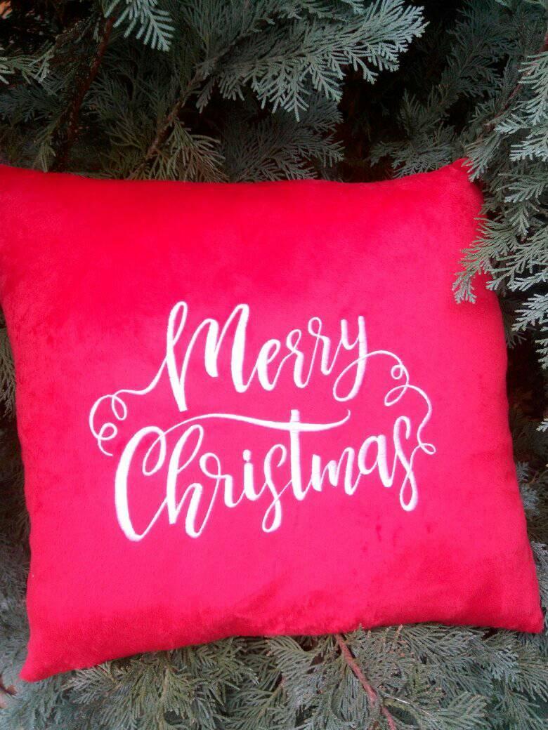 Embroidered pillow with Merry Christmas design