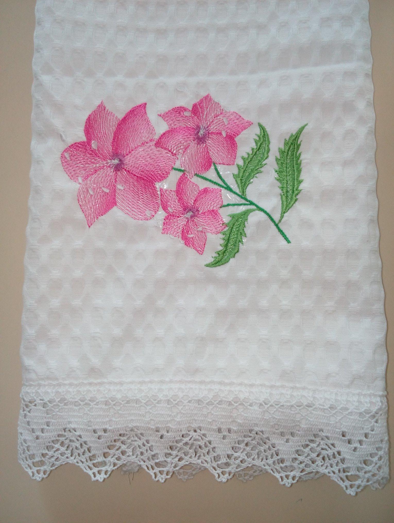Embroidered scarf with pink flowers design