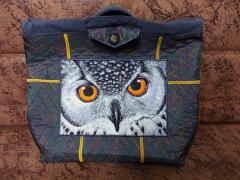 Stylish Allure: Unique Grey Quilted Bag with Owl Embroidery Design
