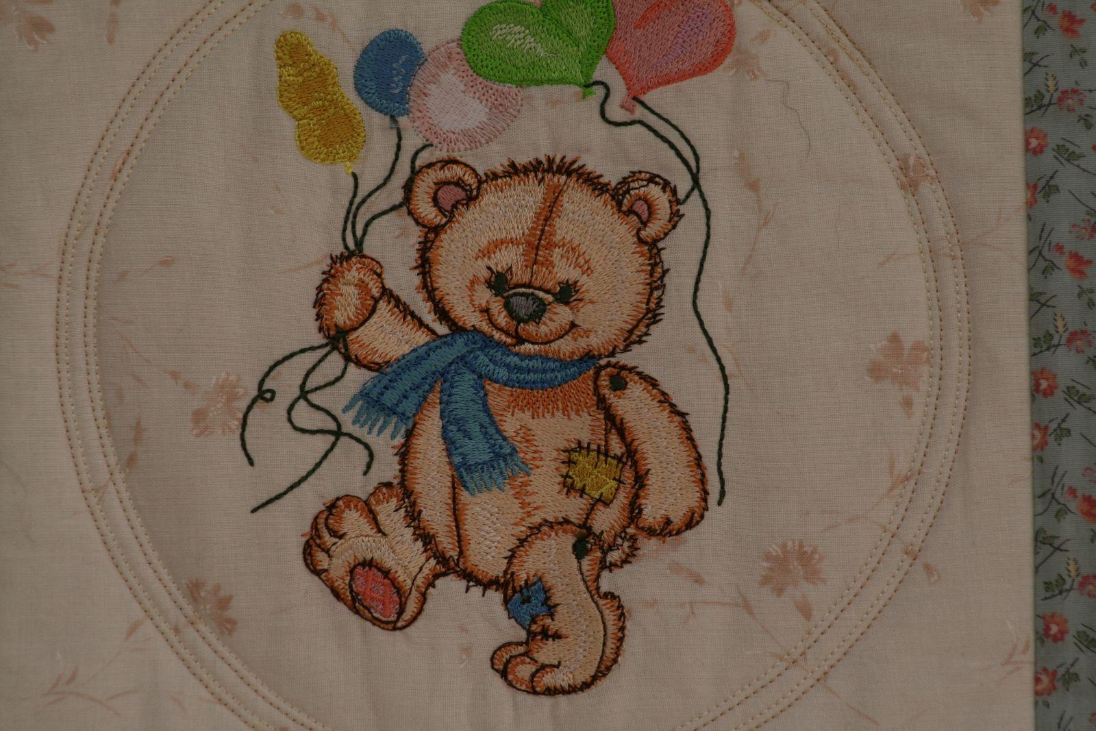 Teddy Bear embroidered variant for quilt