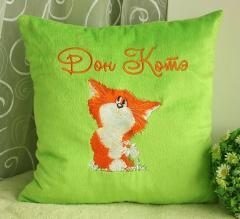 Green pillow with romantic Cat embroidery design