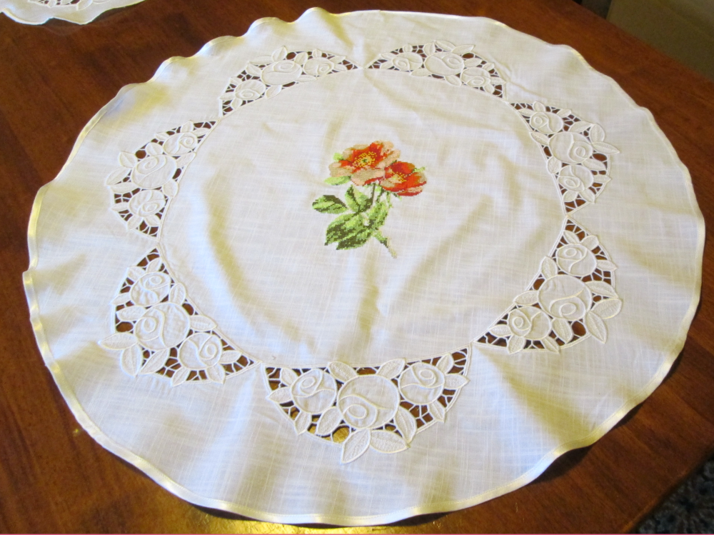 small table centre.PNG