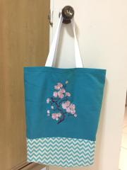 Captivating Style: Eye-Catching Sakura Embroidered Bag with Oriental