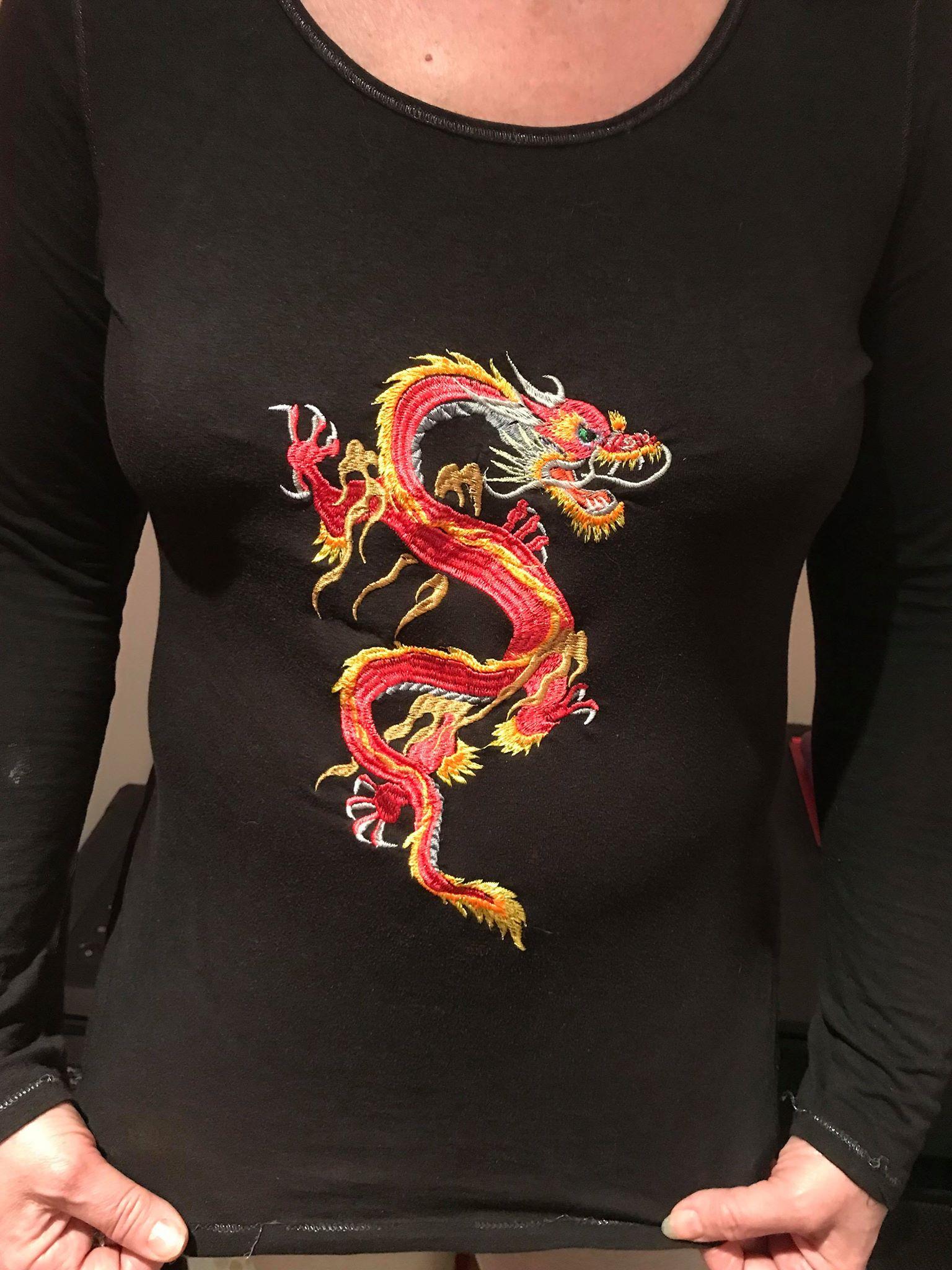 Embroidered sweater with oriental dragon free design