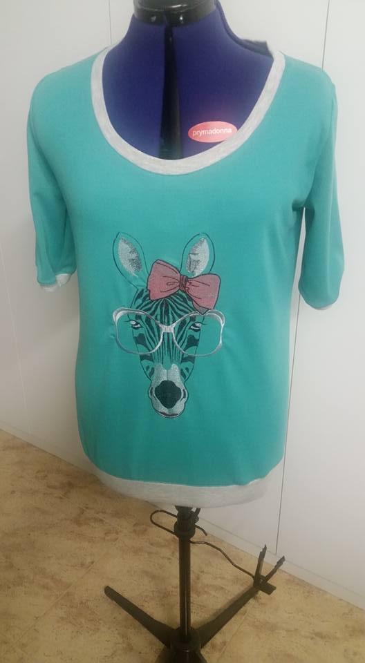 Embroidered t-shirt with zebra in glasses free design