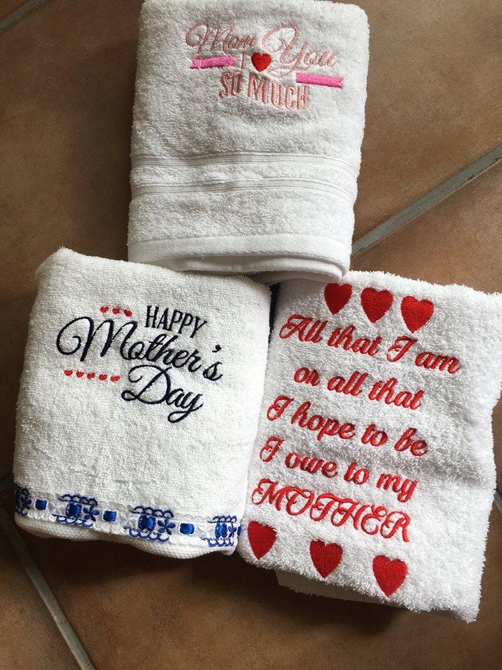 Set of embroidered towels for mother's day with free design