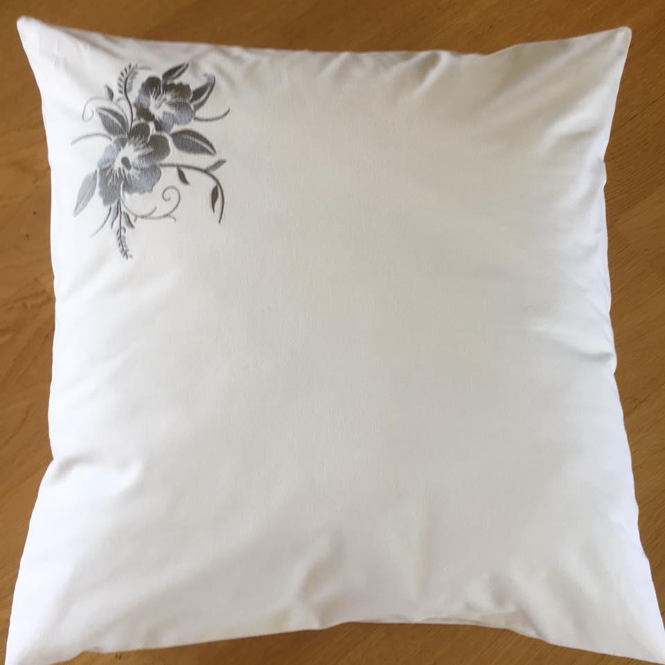Embroidered pillowcase with beautiful flower free design