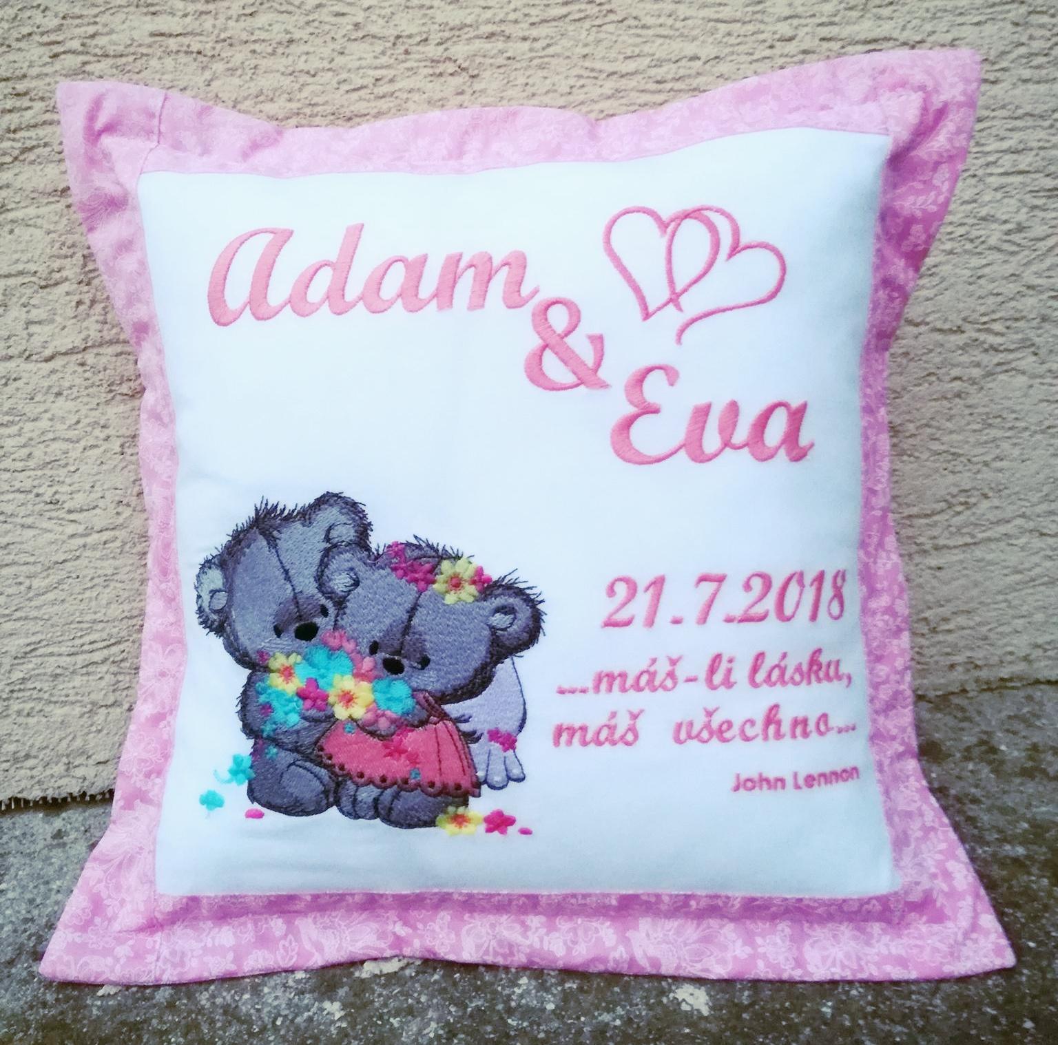 Close up embroidered cushion with Teddy bears wedding