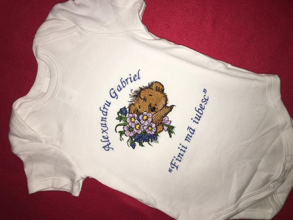 Embroidered baby overall Teddy bear and bouquet
