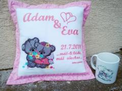 Embroidered cushion with Teddy bears wedding design