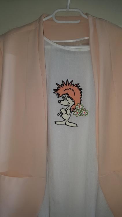 T-shirt with Hedgehog applique free machine embroidery design