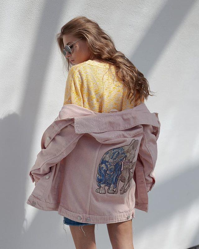 Embroidered jacket with cat and kitty design