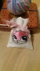 Embroidered Bag with Pink Kitty Free Design: Add a Touch of Cuteness to Your Accessories