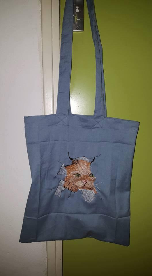 mbroidered Bag with Angry Cat Free Design: A Unique and Eye-catching ...