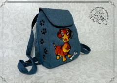 Funny Dachshund Free Design: Give Your Backpack a Playful Makeover