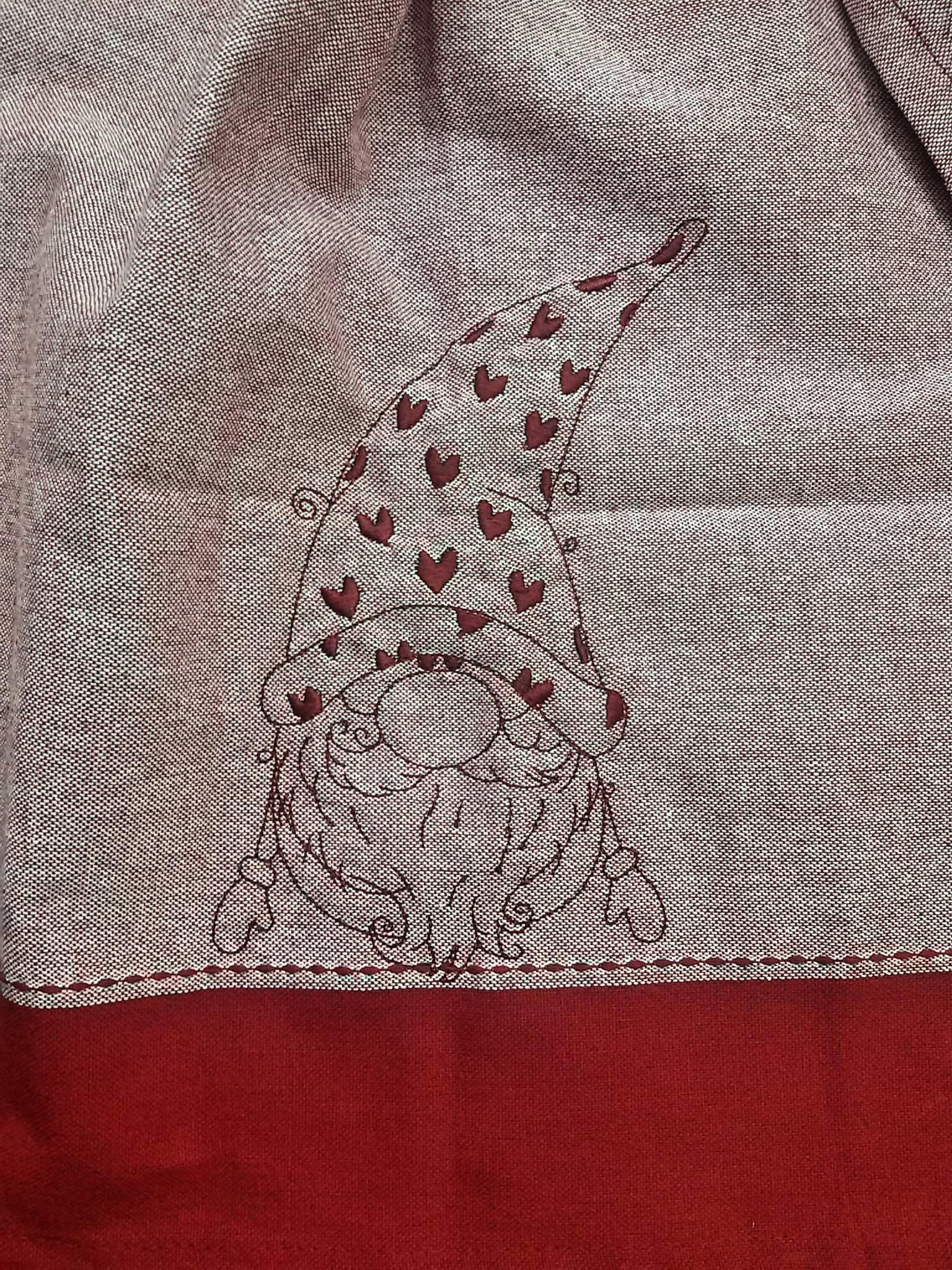 Christmas dwarf free embroidery design