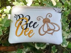 Handbag with Bee bee free embroidery design