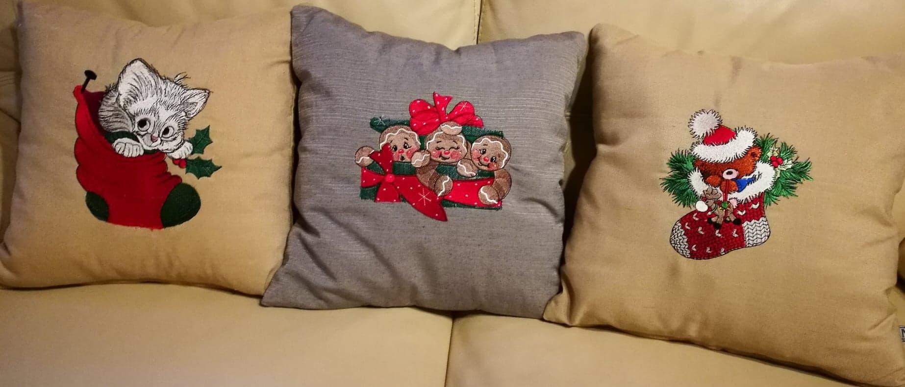 Embroidered set of cushions with Cristmas designs