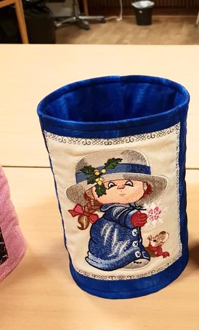 Embroidered softbasket with Girl and snowflake design