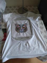 Embroidered t-shirt with Mosaic cat