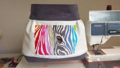 Zinnia bag with rainbow zebra free embroidery design