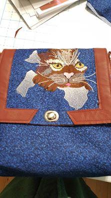Juno bag with Angry Cat free embroidery design
