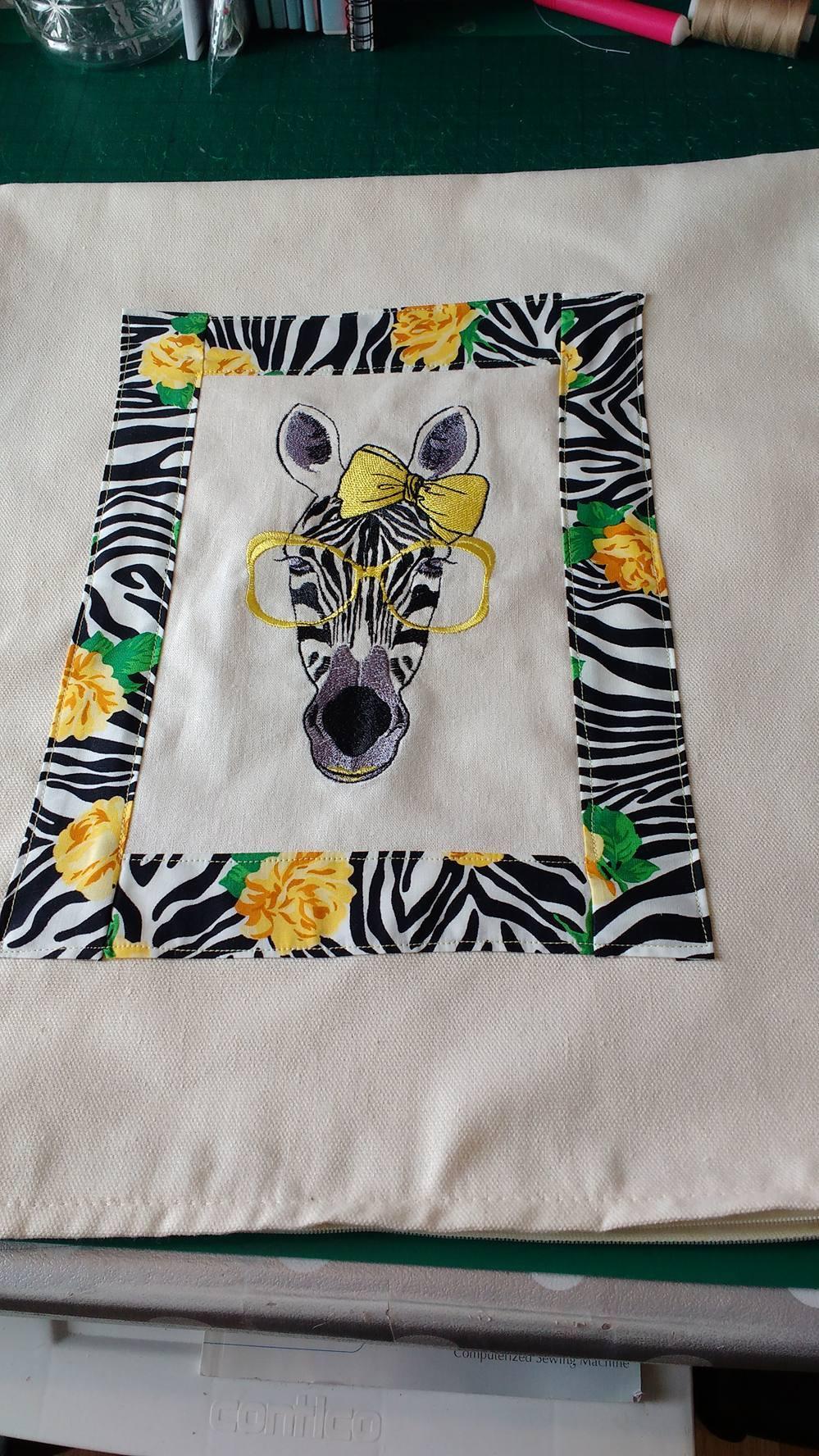 Quilt block with Zebra embroidered free design