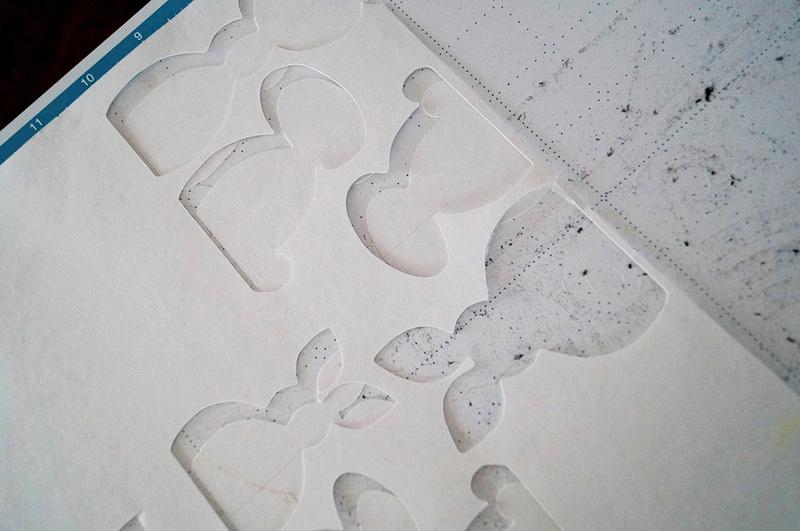 Cutting out the Easter bunnies from paper ScanNCut Easter bunnies
