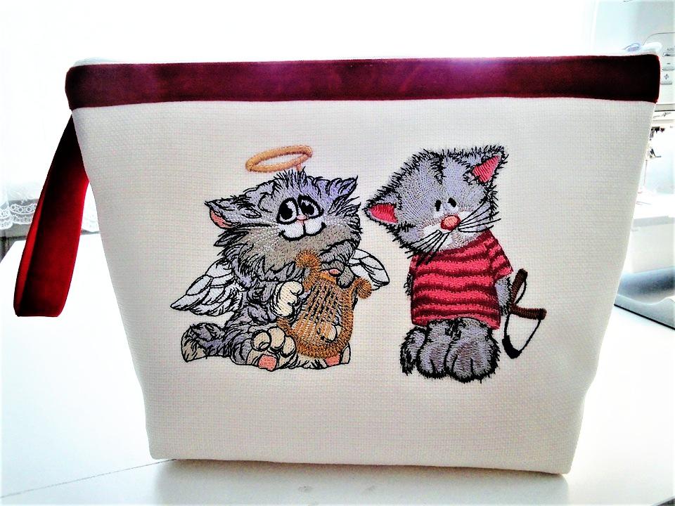 Heavenly Whiskers: Crafting Handbags with Angel Cat Embroidery Design