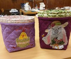 Embroidered baskets with Easter designs