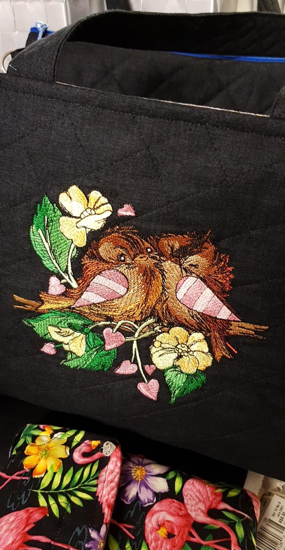 Embroidered bag with Couple of sparrows design
